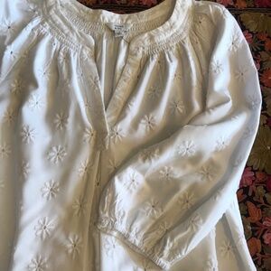 Crown & Ivy white eyelet top size S